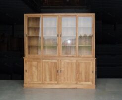 Teak vitrinekast